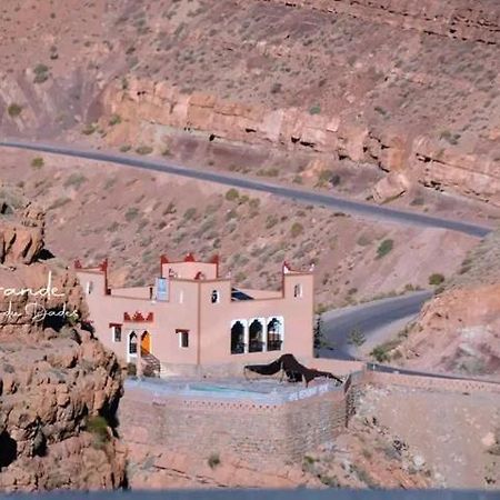 Akhendachou n'Ait Ouffi Kasbah Lucas旅舍 外观 照片