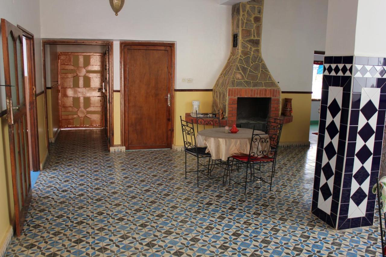 Akhendachou n'Ait Ouffi Kasbah Lucas旅舍 外观 照片