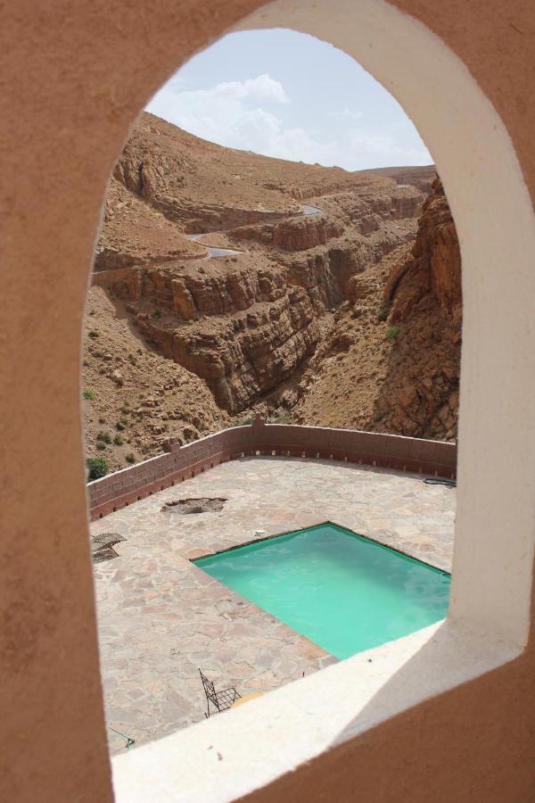 Akhendachou n'Ait Ouffi Kasbah Lucas旅舍 外观 照片