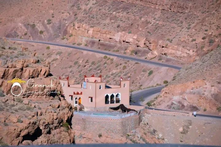 Akhendachou n'Ait Ouffi Kasbah Lucas旅舍 外观 照片